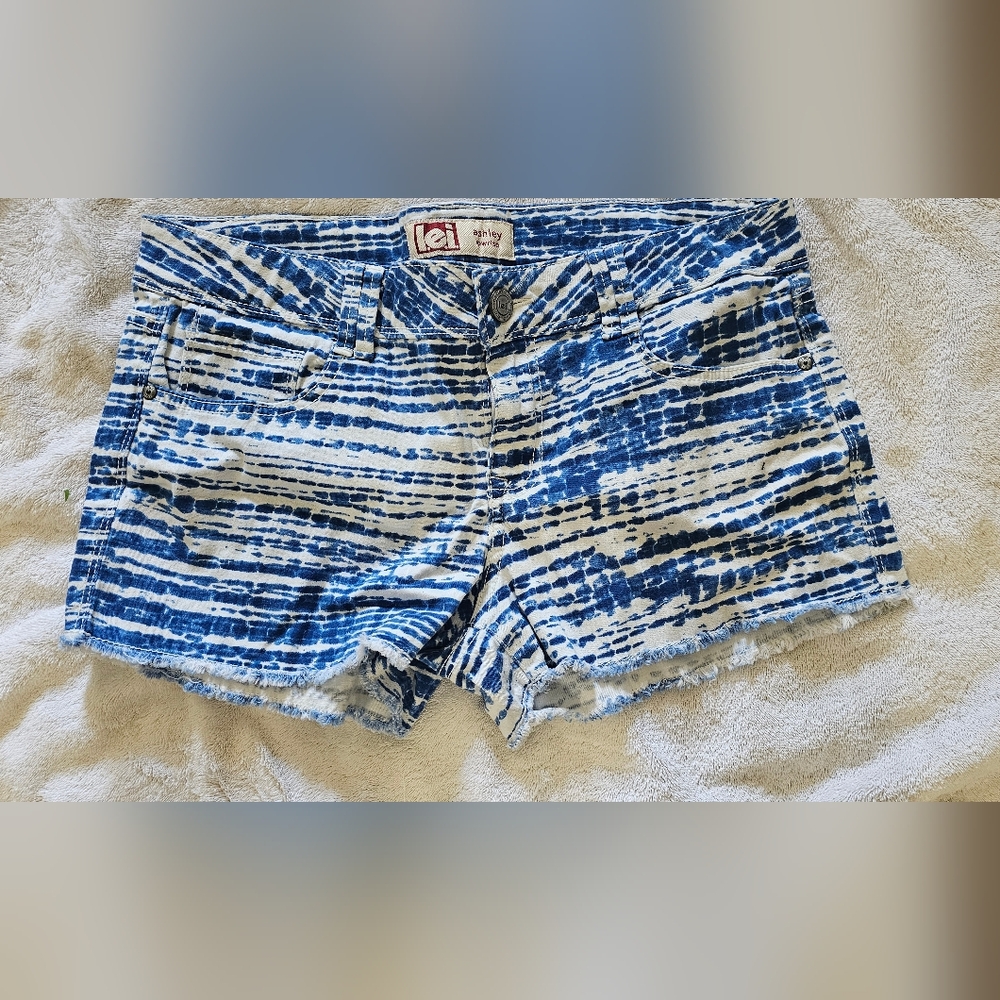 LEI Blue and White Patterned Jean Shorts